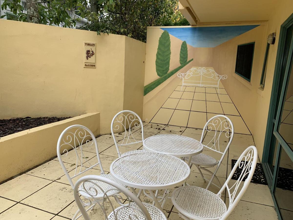 Tuscany Gardens Motor Lodge Nelson Bagian luar foto
